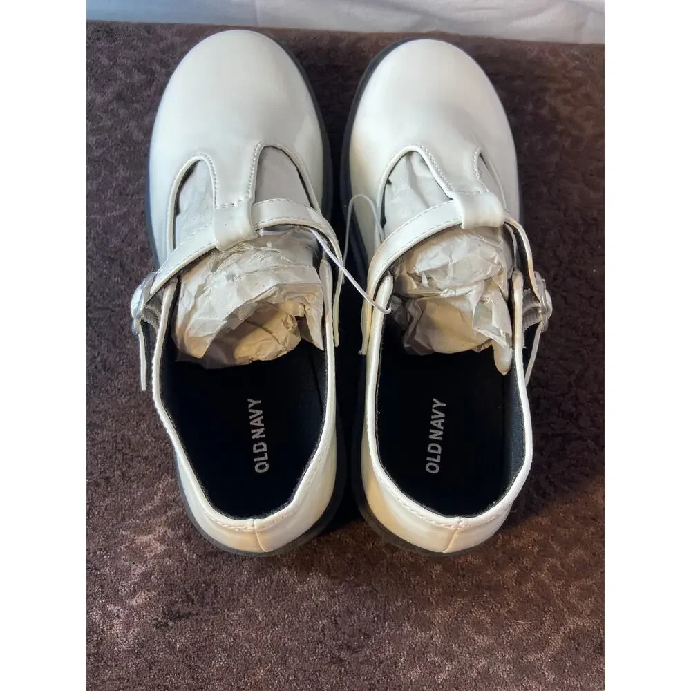 Old‎ Navy girls chunky patent leather white shoes